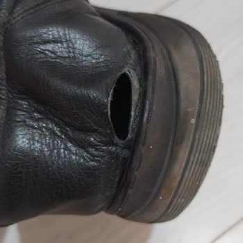 FLO Mağazasından Alınan Ayakkabı Kısa Sürede Yırtıldı, Müşteri Hizmetlerine Ulaşılamıyor