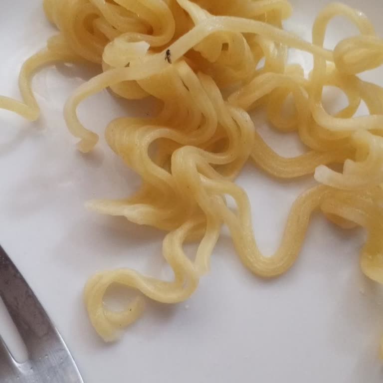 Hazır Noodle Paketinden Tekrar Böcek Çıkması Hayal Kırıklığı Yaşattı