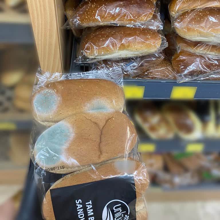 BİM Marketlerinde Tarihi Geçmiş Ürünler Ve Katalog Ürünlerinin Eksikliği