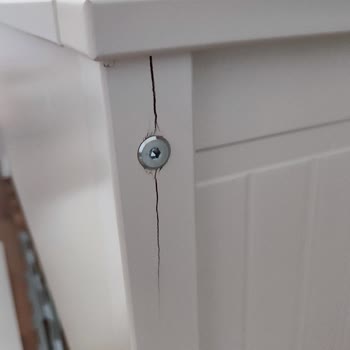 IKEA'dan Satın Alınan Divanda Çatlak Ve Çekmece Sorunu, Değişim Talebi Reddedildi