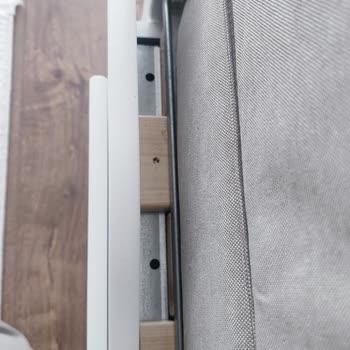 IKEA'dan Satın Alınan Divanda Çatlak Ve Çekmece Sorunu, Değişim Talebi Reddedildi