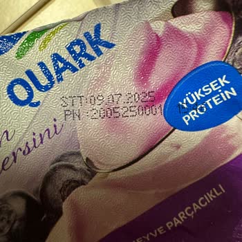 Sek Quark Yoğurt İçinden Yabancı Madde Çıkması Ve Sağlık Endişesi