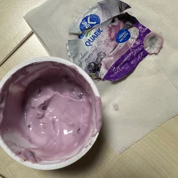 Sek Quark Yoğurt İçinden Yabancı Madde Çıkması Ve Sağlık Endişesi