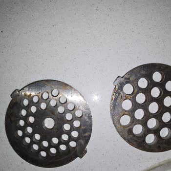 Kiwi Kıyma Makinesi Parçaları 1 Ayda Karardı Ve Paslandı, Garanti Desteği Yok