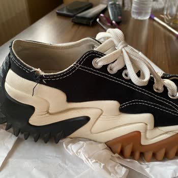 Ayakkabının Kumaşı Kısa Sürede Yırtıldı Değişim Talebim Reddedildi