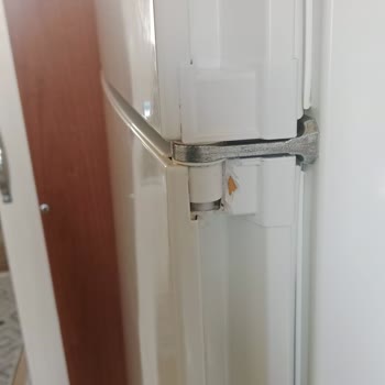 Buzdolabı Kapı Yönü Değişimi İçin Yüksek Ücret Talebi Ve Ücretsiz Hizmet Çelişkisi