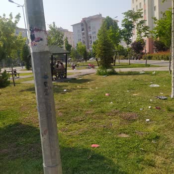 İnegöl Akhisar TOKİ Konutlarında Yetersiz Temizlik Ve Çöp Sorunu