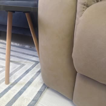 TV Koltuğunda Kumaşta Renk Değişimi ve Servis Memnuniyetsizliği