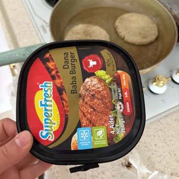 Aldığım Dana Köfte Beklenmedik Şekilde Yeşilimsi Çıktı