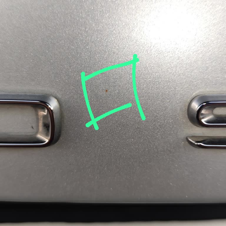 Opel Crossland Bagaj Kapağında Garantiye Rağmen Paslanma Sorunu