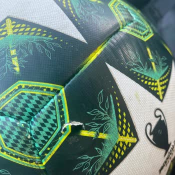 Decathlon'dan Alınan Futbol Topu Ve Eldivenlerde Dayanıklılık Sorunu İle Yetersiz Bilgilendirme