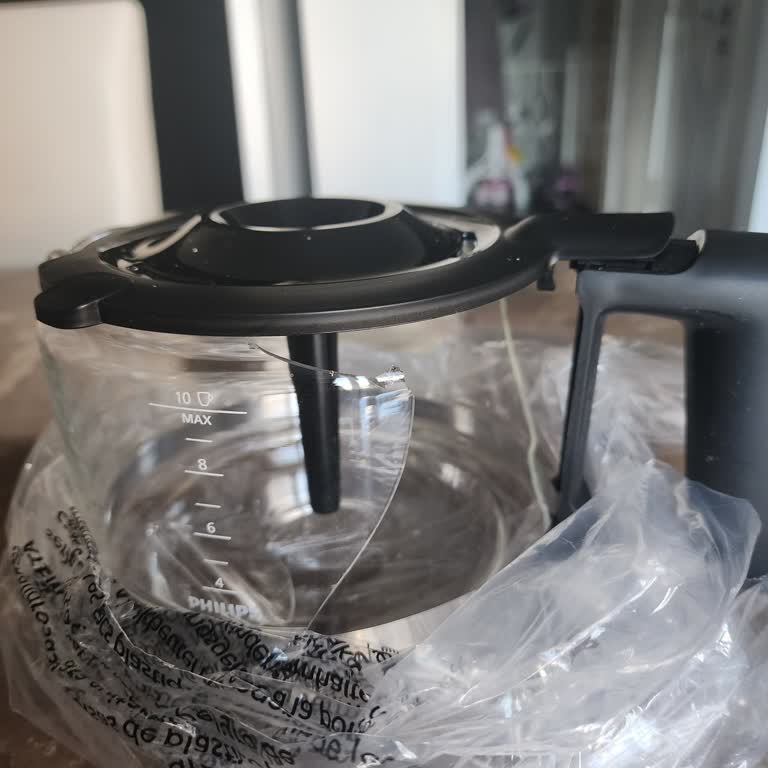 Yeni Alınan Kahve Makinesinin Kırık Demliği Ve Yedek Parça Sıkıntısı