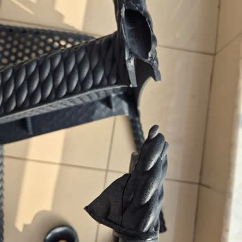 Balkon Sandalyesi Kısa Sürede Kırıldı