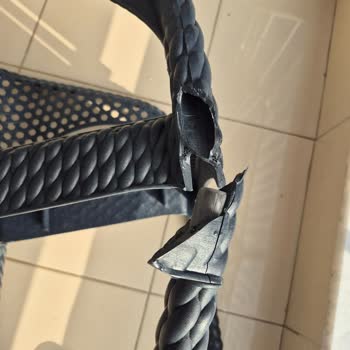 Balkon Sandalyesi Kısa Sürede Kırıldı