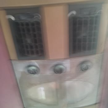 Otobüste Aşırı Kalabalık Ve Yetersiz Klima Nedeniyle Zor Anlar