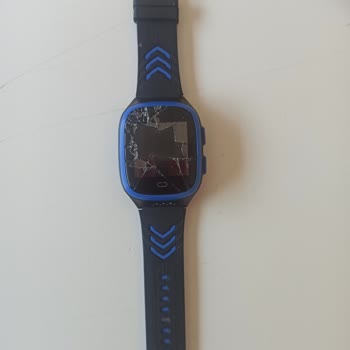 Saat Camı İçin Yüksek Servis Ücreti Ve İlgisiz Personel Hayal Kırıklığı