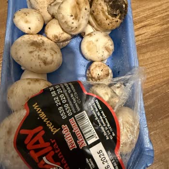 Günmar Market Mantarın Çürük Olması