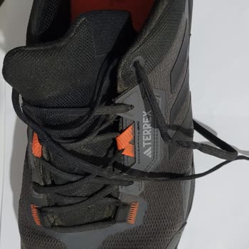 Adidas Terrex Ayakkabı Kısa Sürede Yırtıldı, Değişim Talebim Reddedildi