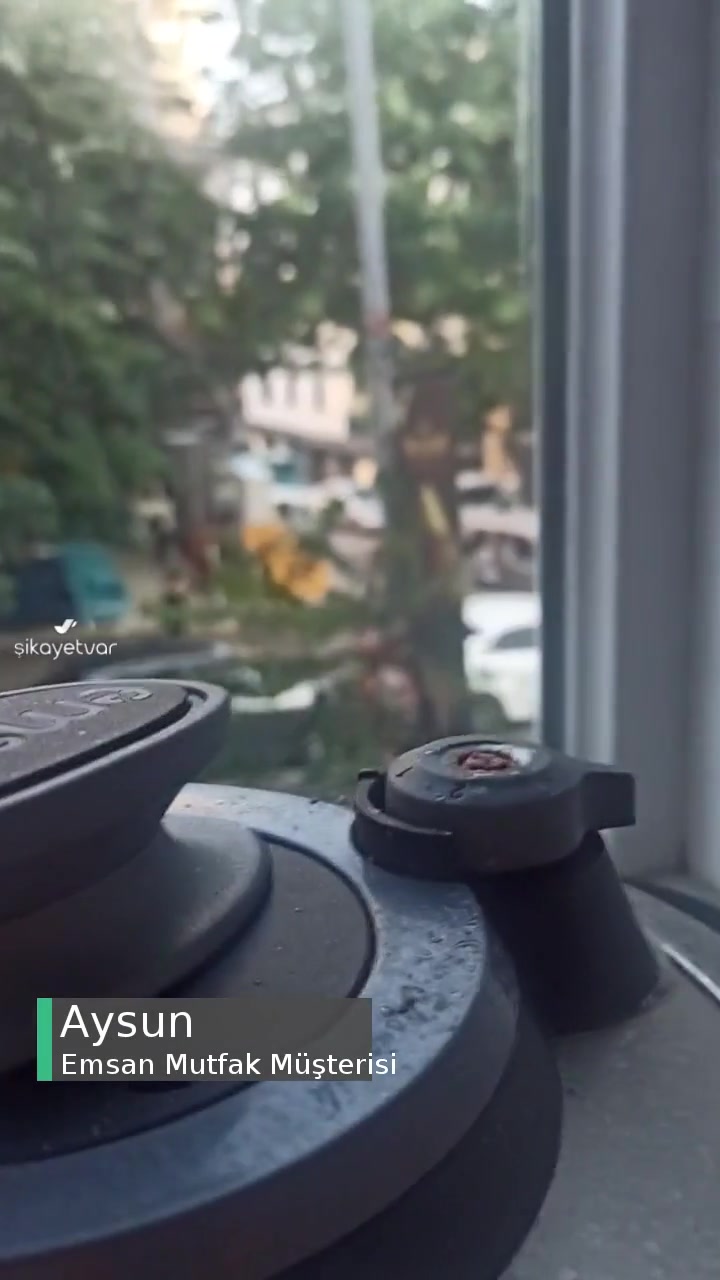 Emsan Mutfak Hatalı Üretim Var, Şu Fışkırtıyor! videonun kapak resmi