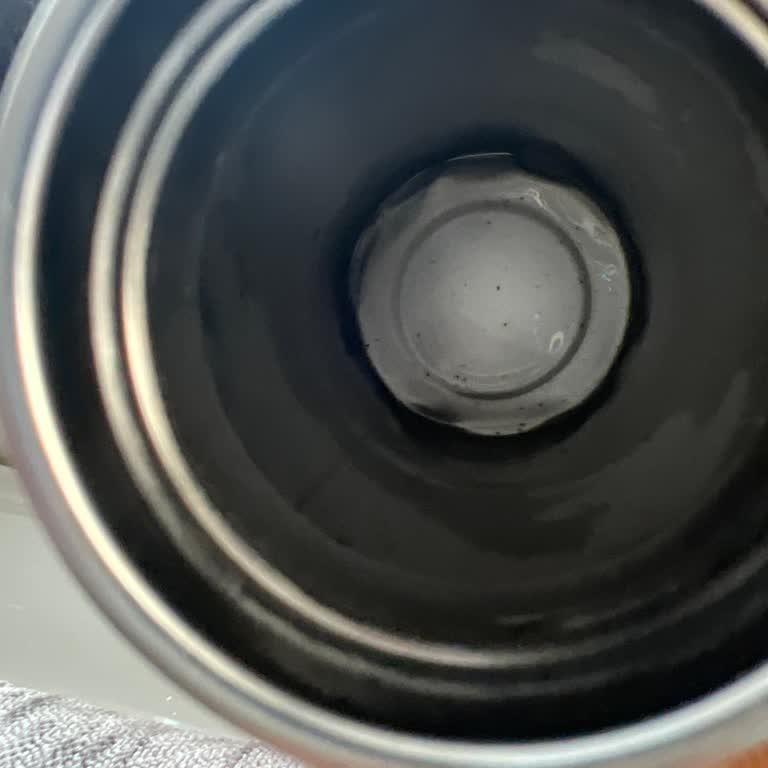 Tyrrell Katz Paslanmaz Çelik Suluk Kısa Sürede Paslandı, Hayal Kırıklığı Yaşadım