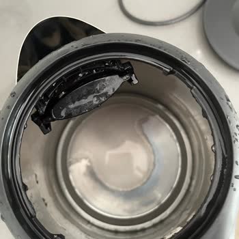 Bosch Çay Makinesi Garantisi Bitmeden Tabanında Bozulma Yaşadım