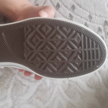 Trendyolda Orijinal Diye Aldığım Converse Sahte Çıktı Mağazayı Şikayet Edemiyorum