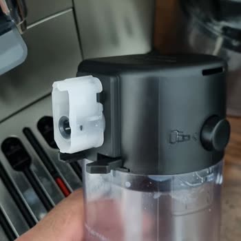 Yeni Aldığım Delonghi Kahve Makinesi Sütü Köpürtmüyor, İade İstiyorum