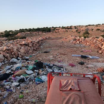 Belediye Enkaz Ve Çöp Atıkları Yüzünden Arazi Yolum Kapatıldı