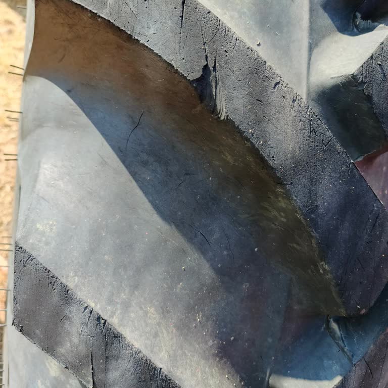 Petlas Traktör Lastiklerinde Erken Aşınma Ve Çatlak Sorunu