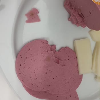 Aldığım Salamda Garip Renk Ve Güven Sorunu Yaşadım