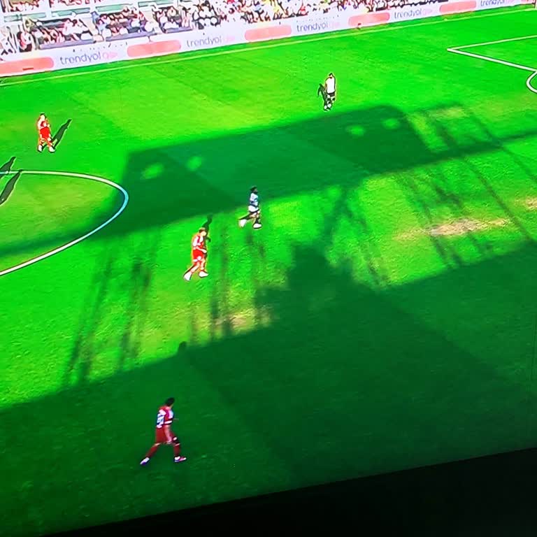 Samsung QE55QN85B Televizyonda Sürekli Panel Sorunları Ve Yetersiz Garanti Desteği