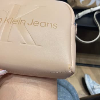 Yeni Alınan Çantada İki Kullanımda Aşınma Ve Soyulma Yaşadım