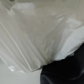 Gratis'te Ürünler Şeffaf Çöp Poşetine Konuldu, Utanç Yaşadım