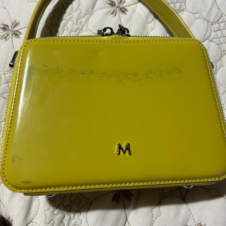 Aldığım Çantada Leke Oluştu, Mağaza İlgisiz Davrandı Ve Çözüm Sunmadı