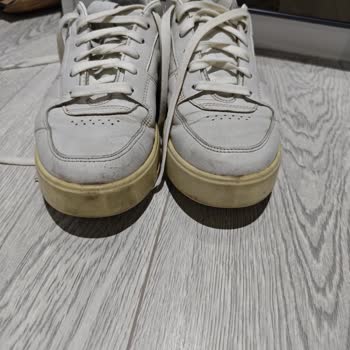 Ecco Ayakkabıda Sararan Taban Ve Sorumluluktan Kaçış