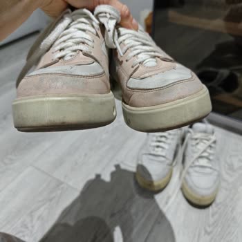 Ecco Ayakkabıda Sararan Taban Ve Sorumluluktan Kaçış