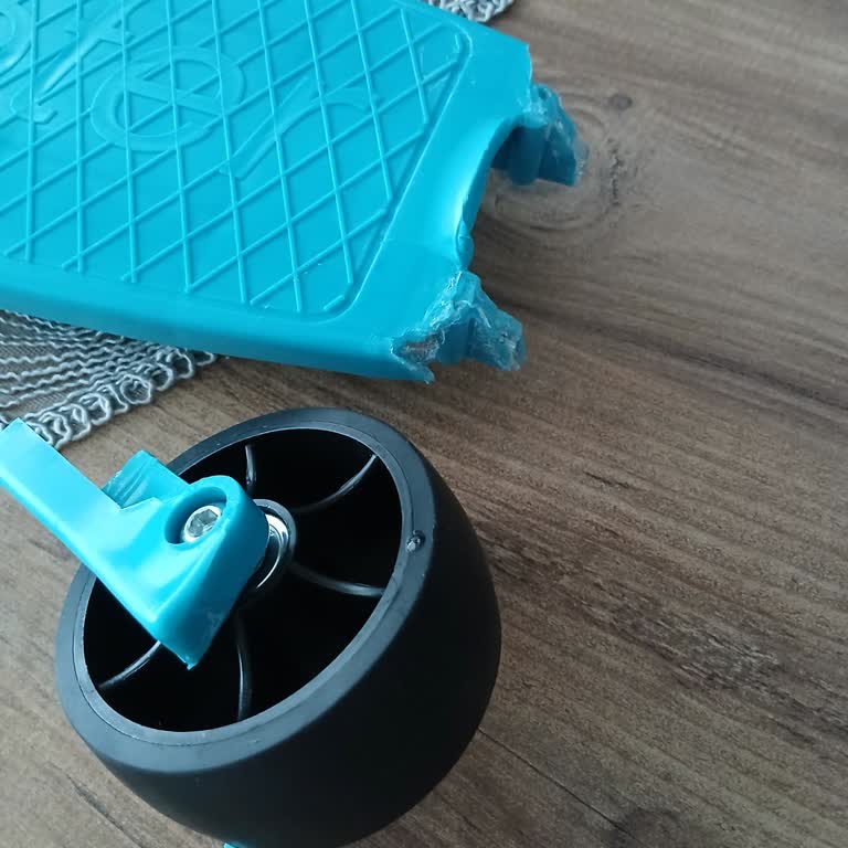 A101'den Aldığım Işıklı Scooter İlk Kullanımda Kırıldı, Mağduriyetim Giderilmiyor