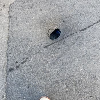 Sahabiye Mahallesinde Asfalt Çökmesi İçin Çözüm Bekleniyor