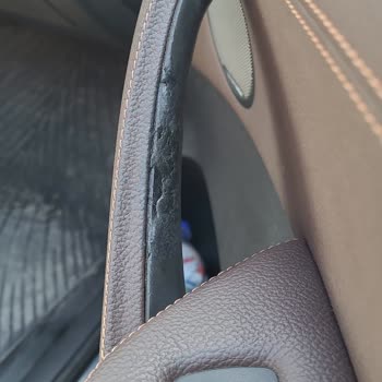 BMW X3'te Deri Parçalarda Erime Ve Değer Kaybı Şikayeti