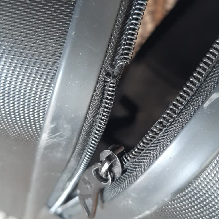 Valizimin İlk Kullanımda Fermuarı Bozuldu Firma Sorumluluk Almadı