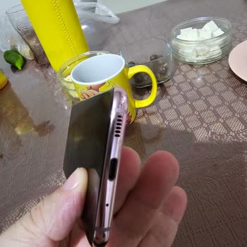 Samsung Telefonum Kendiliğinden Ortadan İkiye Ayrıldı Kalite Sorunu Yaşadım