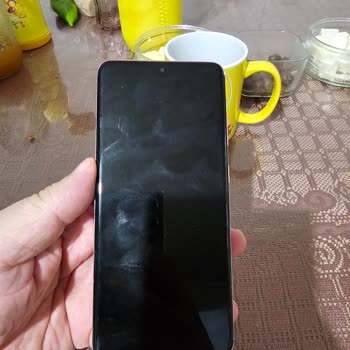 Samsung Telefonum Kendiliğinden Ortadan İkiye Ayrıldı Kalite Sorunu Yaşadım