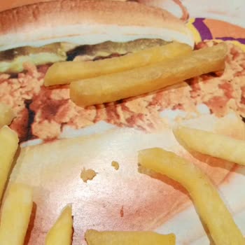 Prime Mall Popeyes'te İlgisiz Personel Ve Kalitesiz Ürün Deneyimi