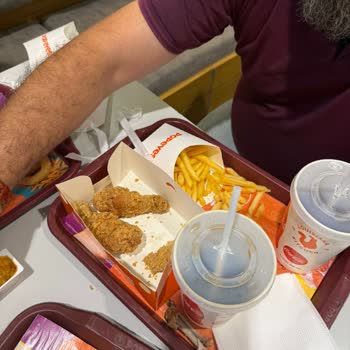 Prime Mall Popeyes'te İlgisiz Personel Ve Kalitesiz Ürün Deneyimi