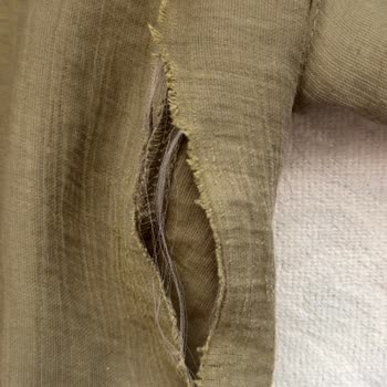 Pantolonun İki Günde Yırtılması Ve Müşteri Hizmetlerinin Çözüm Sunmaması