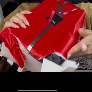 Pegasus oder Flughafenpersonal haben meinen Parfüm-Koffer geöffnet und Parfüm gestohlen