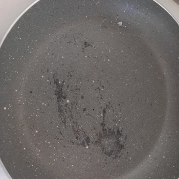 Mehtap Mutfak Eşyaları Tava Kaplaması Soyuluyor, Sağlık Riski Oluşturuyor