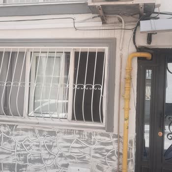 Kanalet Varken Kabloları Dışarıdan Döşediler, Görüntü Kirliliği Oluştu