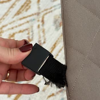 Emniyet Kemeri İpleri Sökülen Ana Kucağı Ve Ulaşılamayan Marka