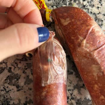 Şahin Sucuklarında Anlaşılmaz Yabancı Cisim Şoku